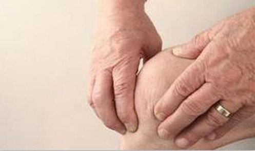 郑州痛风风湿病医院膝关节僵硬并感到关节疼痛